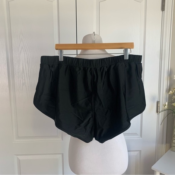 Simple Cacique Black Track Shorts - Picture 7 of 7